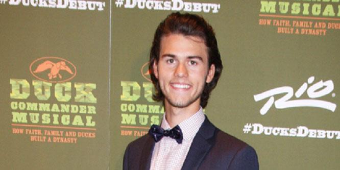 John Luke Robertson - Age, Family, Bio | Famous Birthdays