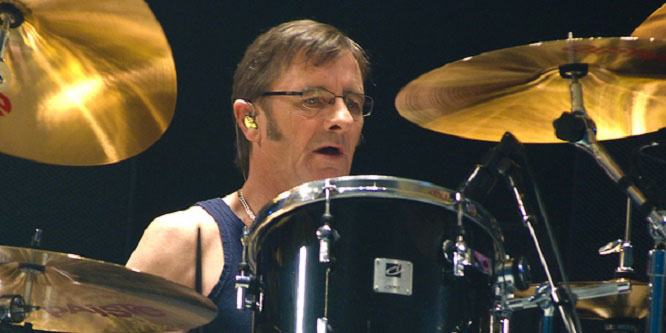 Phil Rudd - Age, Family, Bio | Famous Birthdays