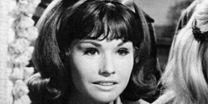 Lori Saunders - Age, Family, Bio | Famous Birthdays