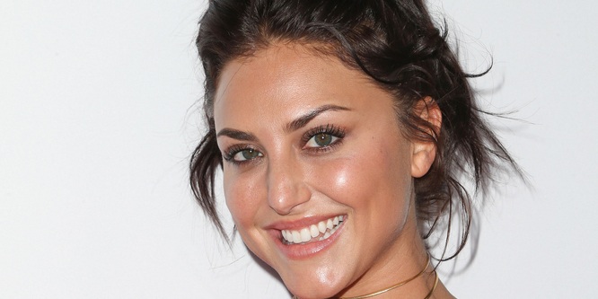 Cassie Scerbo - Age, Family, Bio | Famous Birthdays