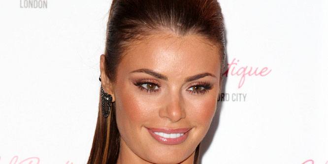 Chloe Sims - Age, Family, Bio | Famous Birthdays
