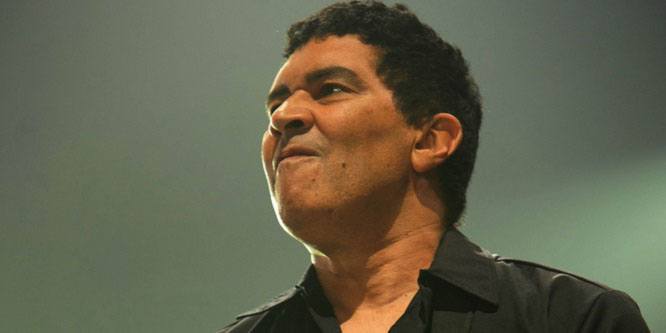 Pat Smear - Age, Family, Bio | Famous Birthdays