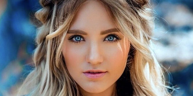 Savannah LaBrant - Age, Family, Bio | Famous Birthdays