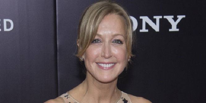 Lara Spencer - Age, Family, Bio | Famous Birthdays