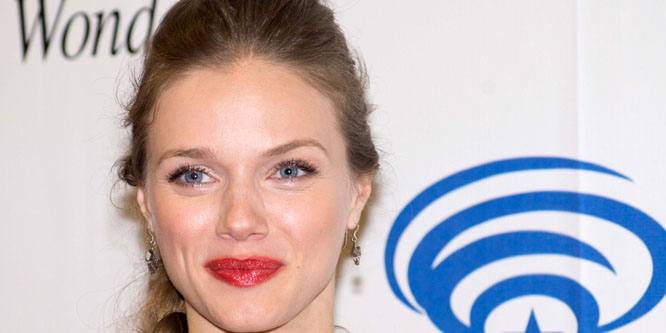 Tracy Spiridakos - Age, Family, Bio | Famous Birthdays