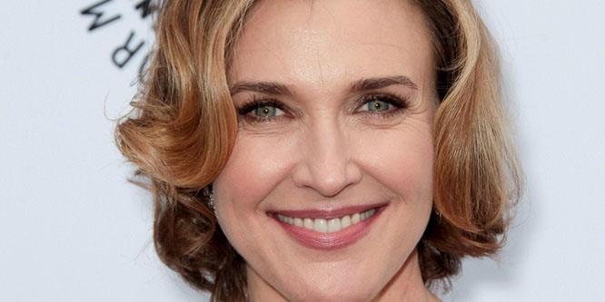 Brenda Strong - Age, Family, Bio | Famous Birthdays