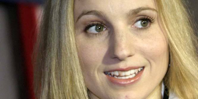 Kerri Strug - Age, Family, Bio | Famous Birthdays