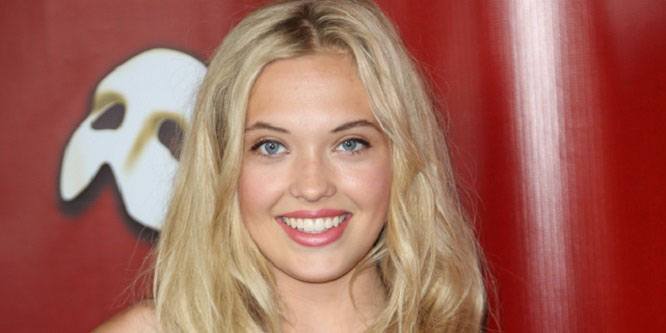 Lauren Taylor - Age, Family, Bio | Famous Birthdays