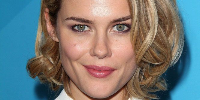 Rachael Taylor - Age, Family, Bio | Famous Birthdays