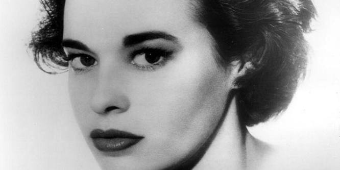 Gloria Vanderbilt - Trivia, Family, Bio | Famous Birthdays