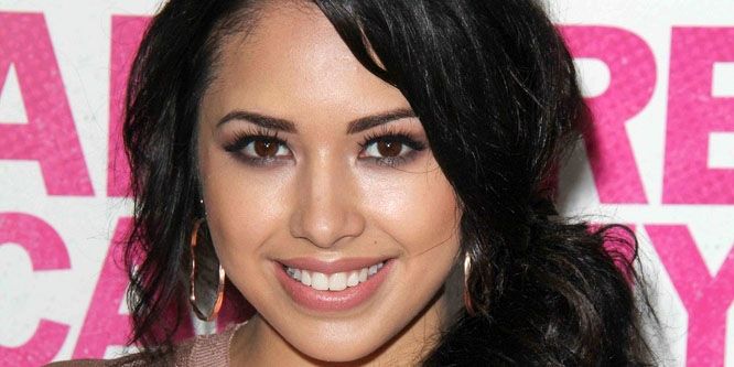 Jasmine Villegas - Age, Bio, Family | Famous Birthdays