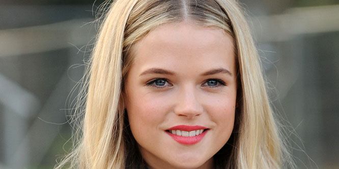 Gabriella Wilde - Age, Family, Bio | Famous Birthdays