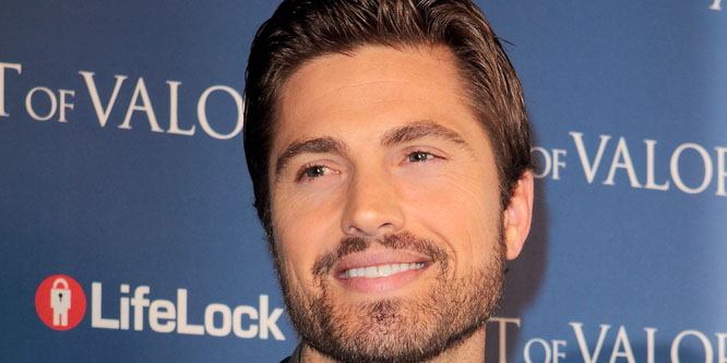 Eric Winter - Âge, famille, biographie | Famous Birthdays