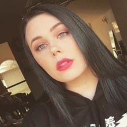 AshleyShiee - Age, Bio, Family | Famous Birthdays