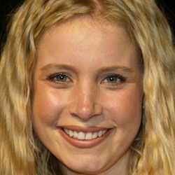 Alana Austin - Age, Bio, Family | Famous Birthdays