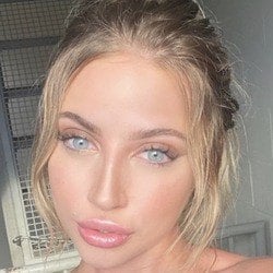 Ava Louise - Age, Bio, Family | Famous Birthdays