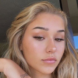 babybellllzzzz - Age, Bio, Family | Famous Birthdays