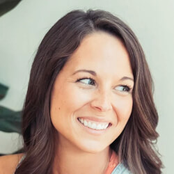 Emma Banes - Age, Bio, Family | Famous Birthdays