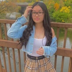 Mimi Bao - Age, Bio, Family | Famous Birthdays
