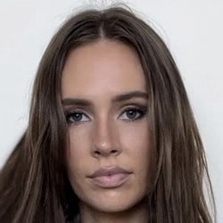 Bunny Ayumi - Age, Bio, Family | Famous Birthdays