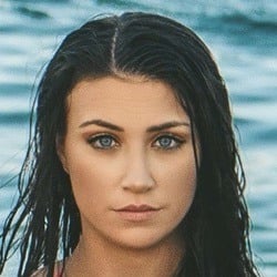 Jessica Bartlett - Age, Bio, Family | Famous Birthdays