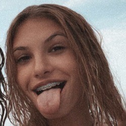 Lily Bell - Age, Bio, Family | Famous Birthdays