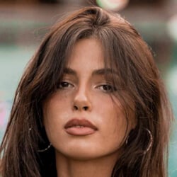 Sienna West Âge, famille, biographie | Famous Birthdays