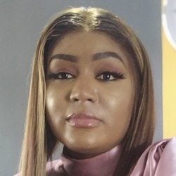 Singers born in Cameroon