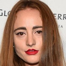 Diana Bastet - Bio, Family | Famous Birthdays