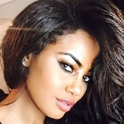 Tabby Brown - Bio, Family | Famous Birthdays