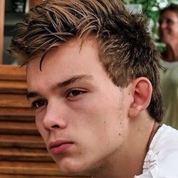 Stan Browney - Age, Bio, Family Famous Birthdays