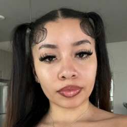 Maya Buckets - Age, Bio, Family | Famous Birthdays