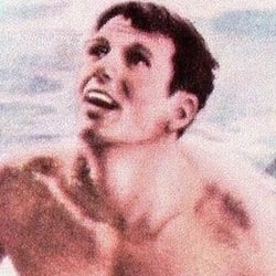 Swimmers born in Iowa