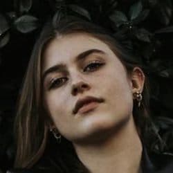 Ivy Mae - Age, Bio, Family | Famous Birthdays