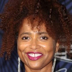 Lisa Nicole Carson - Age, Bio, Family | Famous Birthdays
