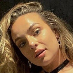 Emma Pillemer - Age, Bio, Family | Famous Birthdays