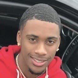 Nie Nie - Age, Bio, Family | Famous Birthdays