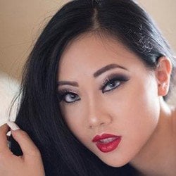 Christie Anne - Age, Bio, Family | Famous Birthdays