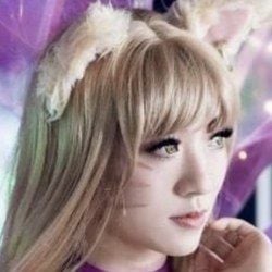 Stella Chuu - Age, Bio, Family | Famous Birthdays