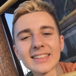 Daniel Collados - Age, Bio, Family | Famous Birthdays