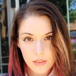 Amber Lee Connors - Age, Bio, Family | Famous Birthdays