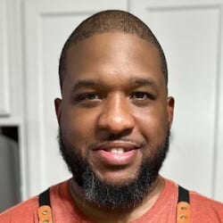 Chefs born in Illinois