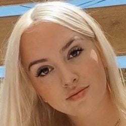 Natalie Coppes - Age, Bio, Family | Famous Birthdays