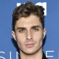 Alex Cubis - Age, Bio, Family | Famous Birthdays
