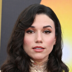 Grace Caroline Currey - Age, Bio, Family | Famous Birthdays
