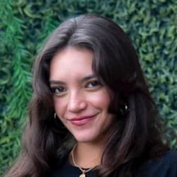 Débora Aladim - Age, Bio, Family | Famous Birthdays