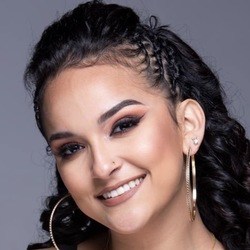 Cantantes nacidos en Perú