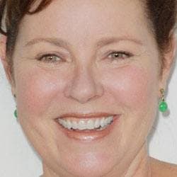Lisa Darr - Age, Bio, Family | Famous Birthdays