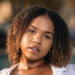 Danae Hays - Age, Bio, Family | Famous Birthdays
