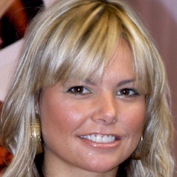 Jakki Degg - Age, Bio, Family | Famous Birthdays